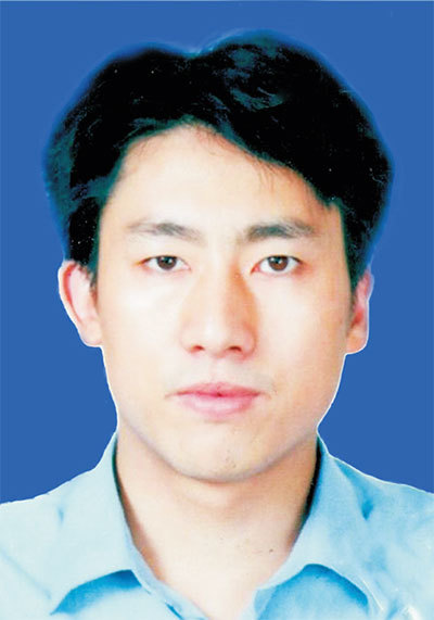 徐信武（博士、教授）
